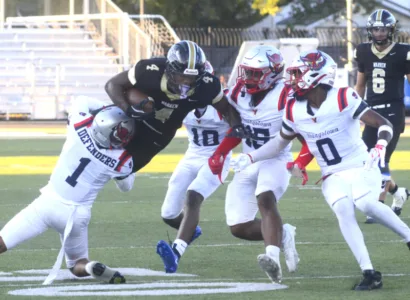 Harding comes back to down Defenders for first win
